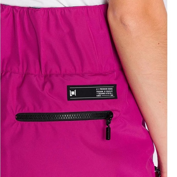 2023 L1 Lovecat Snow Pant - Picture 4 of 6